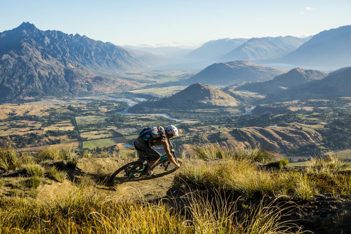 Mountainbiker on one of the many trails in New Zealand